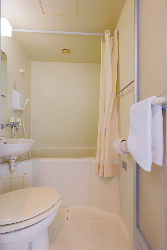 ツインルーム バスルーム0 | Tabist レイズホテルやかた