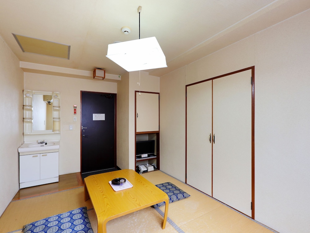 和室3名利用 共用バスルーム 客室3 | Tabist レイズホテルやかた