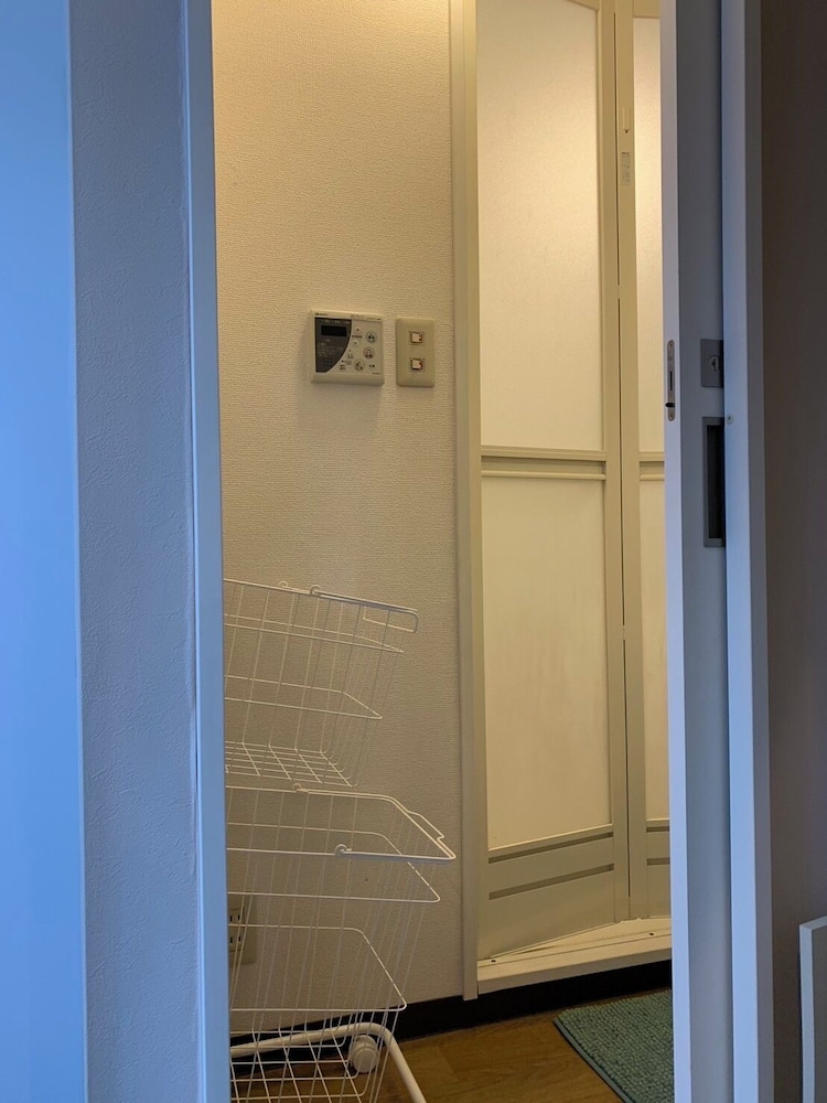 ベーシック 4 人部屋 バスルーム1 | HOTEL PRELE SHINKAN