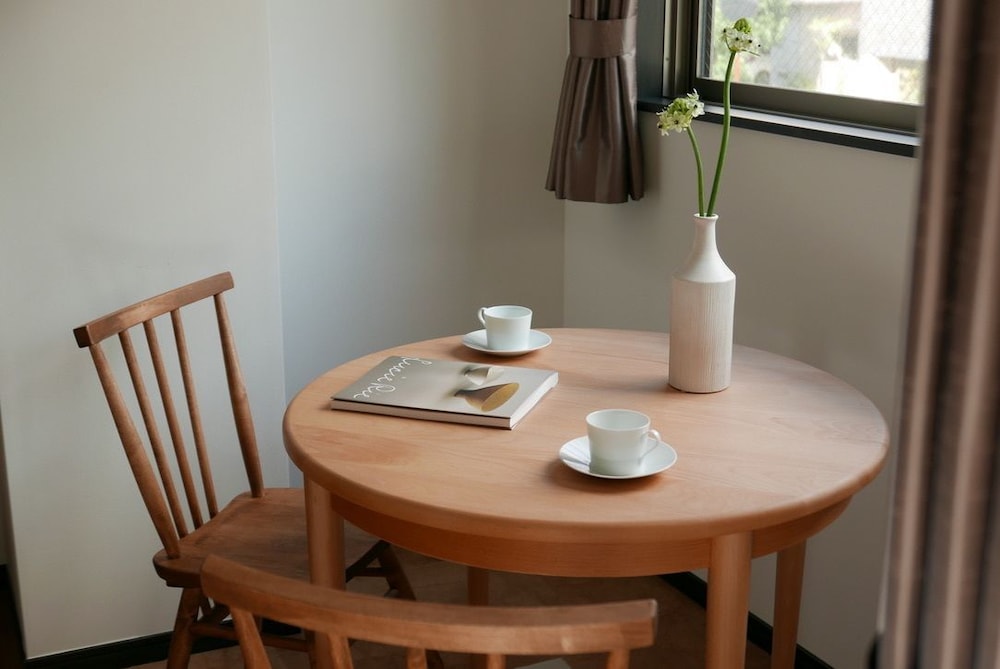 スーペリア ツインルーム 禁煙 キッチン 客室内のダイニングエリア2 | 東京櫻子Hatchobori