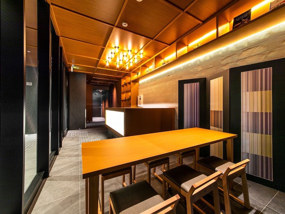 フロント1 | ALPHABED INN 福岡大濠公園 フロント1 | ALPHABED INN 福岡大濠公園