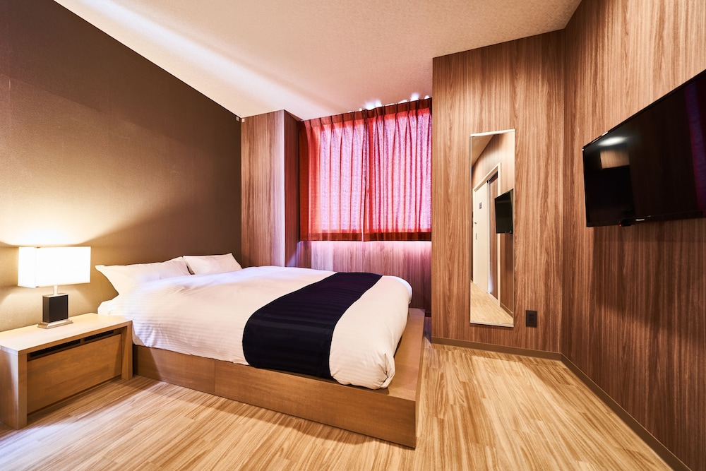 ダブルルーム (バリアフリー) | アンド ホステル 心斎橋 イースト