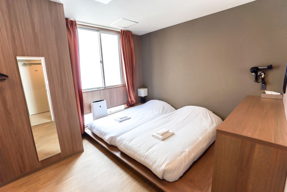 エコノミー ツインルーム 専用バスルーム | アンド ホステル 心斎橋 イースト