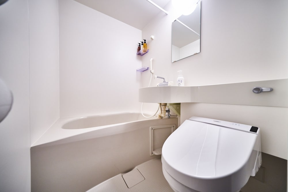 ダブルルーム 専用バスルーム バスルーム0 | アンド ホステル 心斎橋 イースト