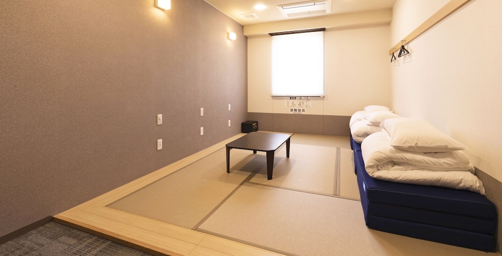 個室3名用 | Wild Cherry Blossom - HOSTEL, TOKYO KOGANEI