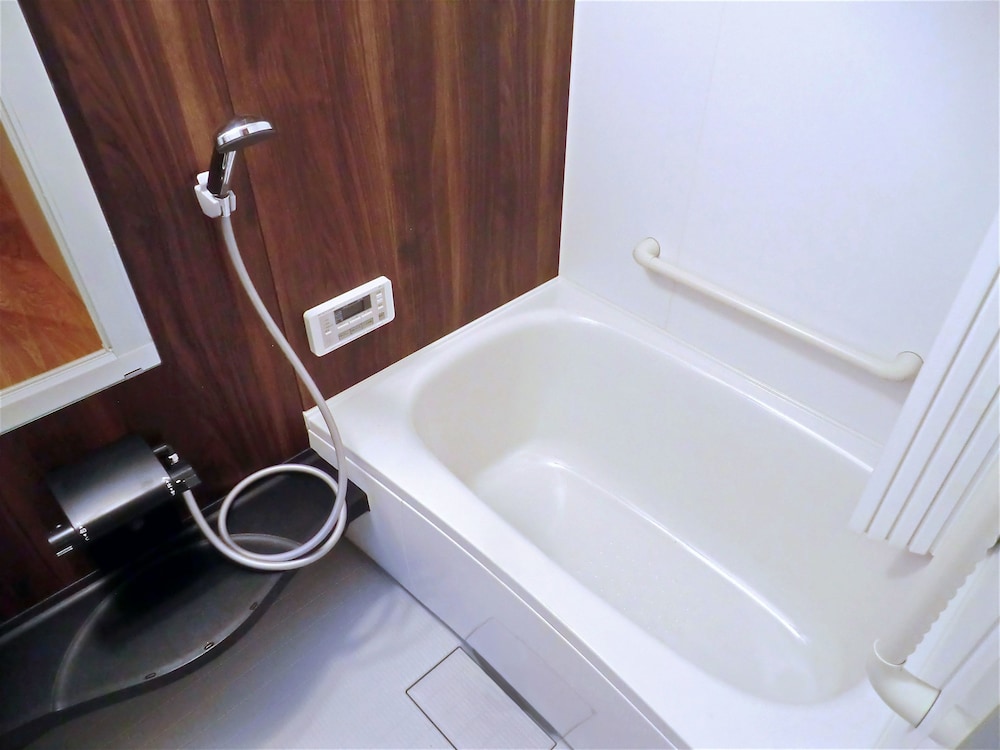 トラディショナル ハウス 3 ベッドルーム バリアフリー 禁煙 バスルーム0 | 町屋ホテル YANAGI