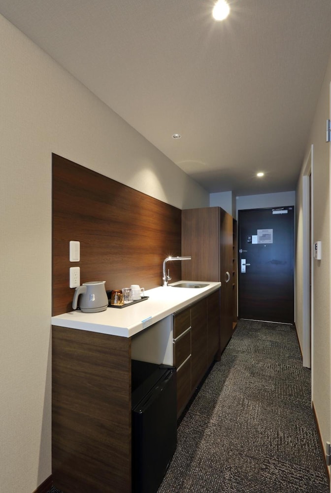 デラックス ツインルーム 専用キッチン0 | ホテルプロモート広島