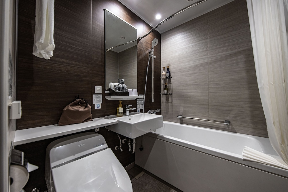 [禁煙] ダブルルーム (20.48平米, ベッド幅150cm,大人最大2名) バスルーム0 | ホテルトラッド博多