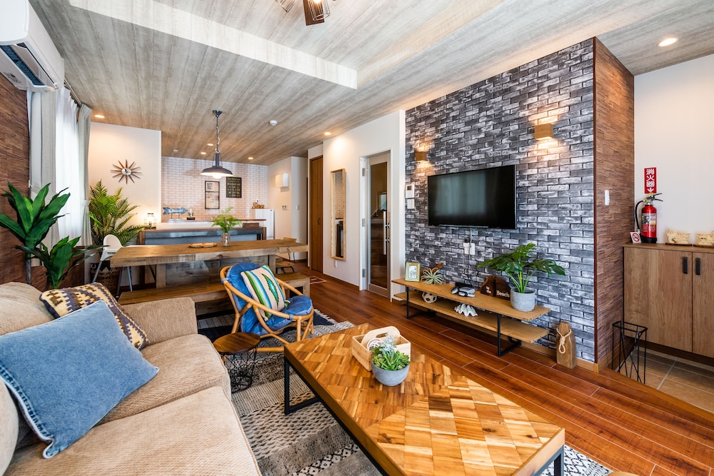 ヴィラ リビング エリア1 | ペンション マカナレアビーチ沖縄