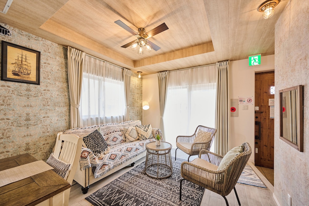 ヴィラ リビング エリア3 | ペンション マカナレアリゾート沖縄