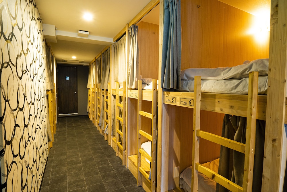 ドミトリールーム 男女共用 ベッド2段分 客室2 | R Hostel Namba south