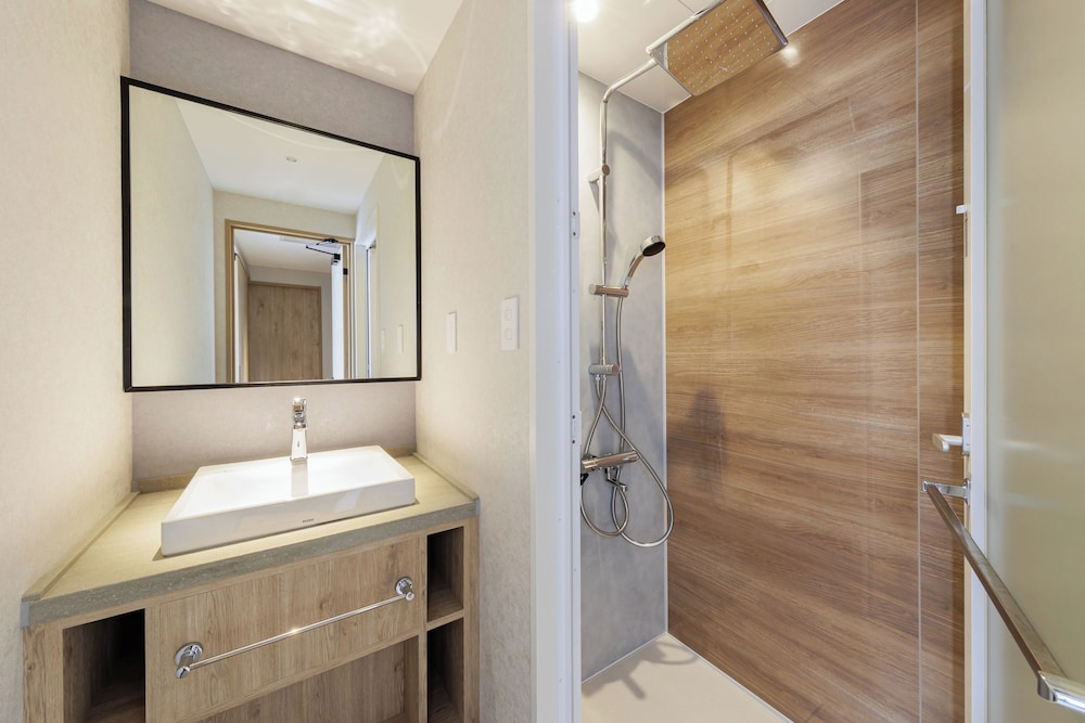 洋室スーペリアツイン（シャワーブース付）禁煙 バスルーム1 | 亀の井ホテル 鴨川