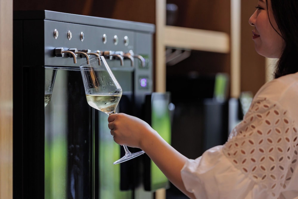 ロビーラウンジ1 | 亀の井ホテル 鴨川