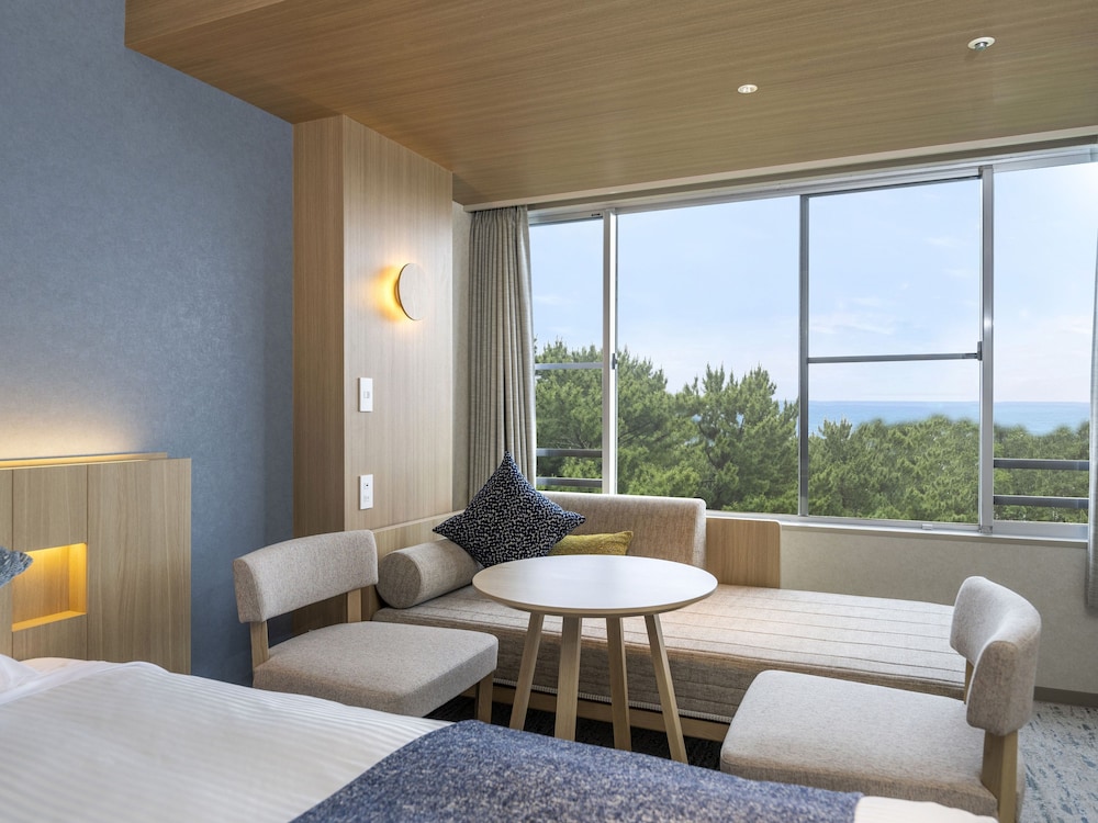 洋室スーペリアツイン 禁煙 客室1 | 亀の井ホテル 鴨川