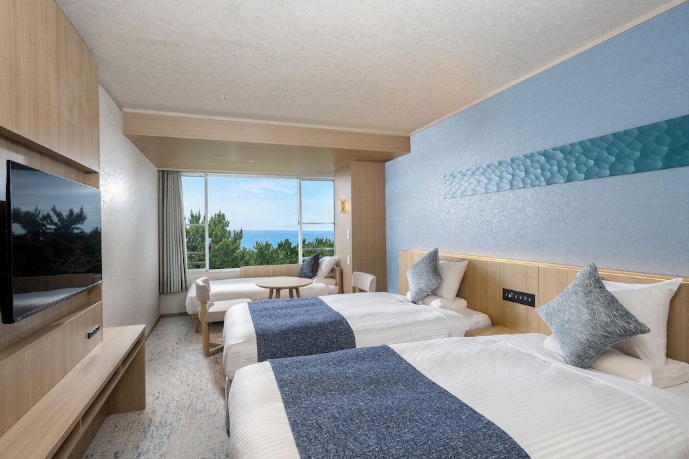 洋室スーペリアトリプル 禁煙 | 亀の井ホテル 鴨川