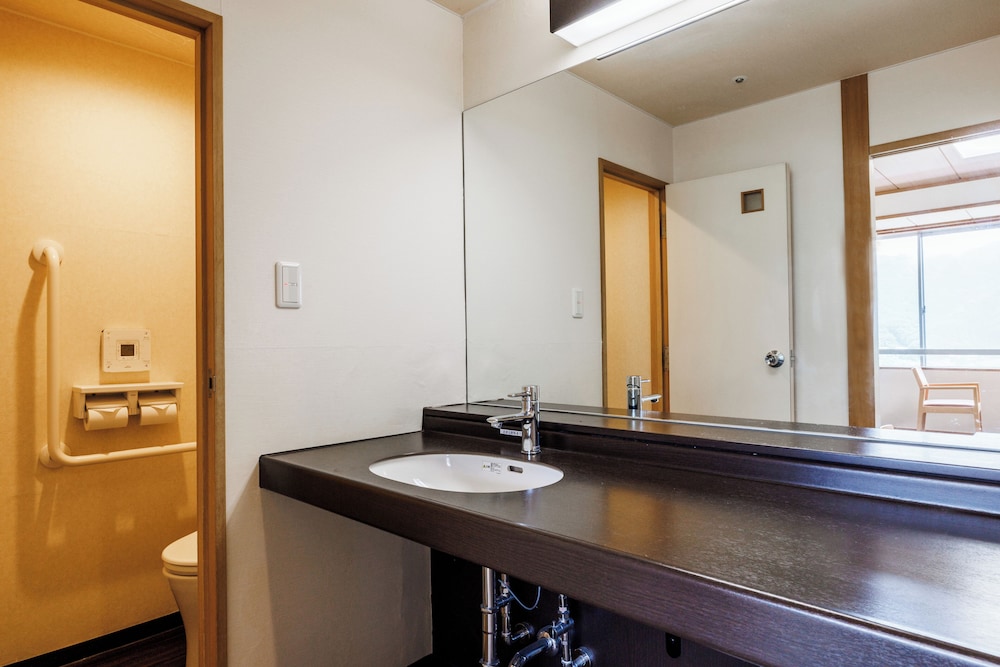 和室10畳 禁煙 客室1 | 亀の井ホテル 長瀞寄居