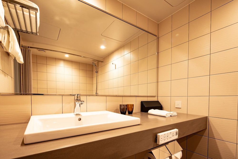 スーペリアダブルChapter 3（禁煙） バスルーム0 | THE BASICS FUKUOKA