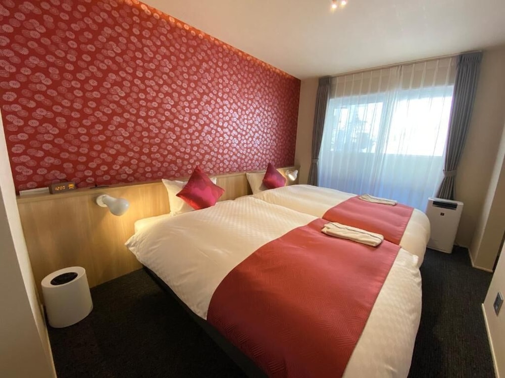 スタンダードツインルーム(2人用ソファベッド付き) 客室5 | HOTEL MASTAY 神宮道