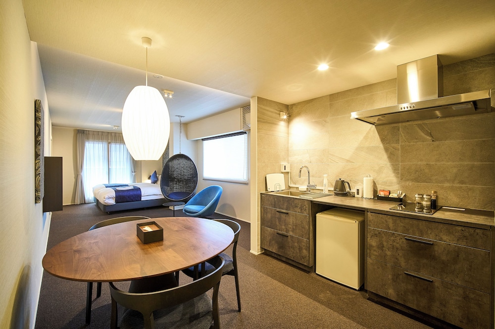 ラグジュアリー ツインルーム 専用キッチン5 | HOTEL MASTAY 神宮道