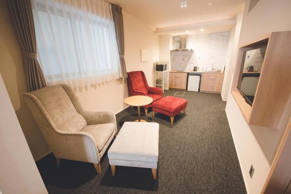 スタンダードツインルーム(2人用ソファベッド付き) 客室3 | HOTEL MASTAY 神宮道