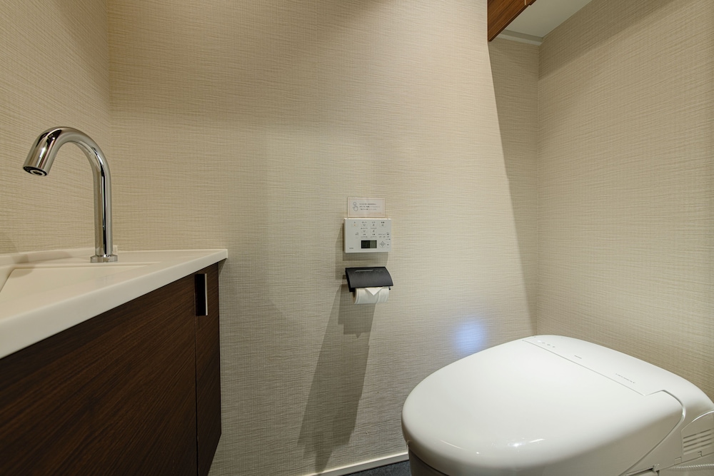 スタンダードツインルーム(2人用ソファベッド付き) 客室の設備とサービス8 | HOTEL MASTAY 神宮道