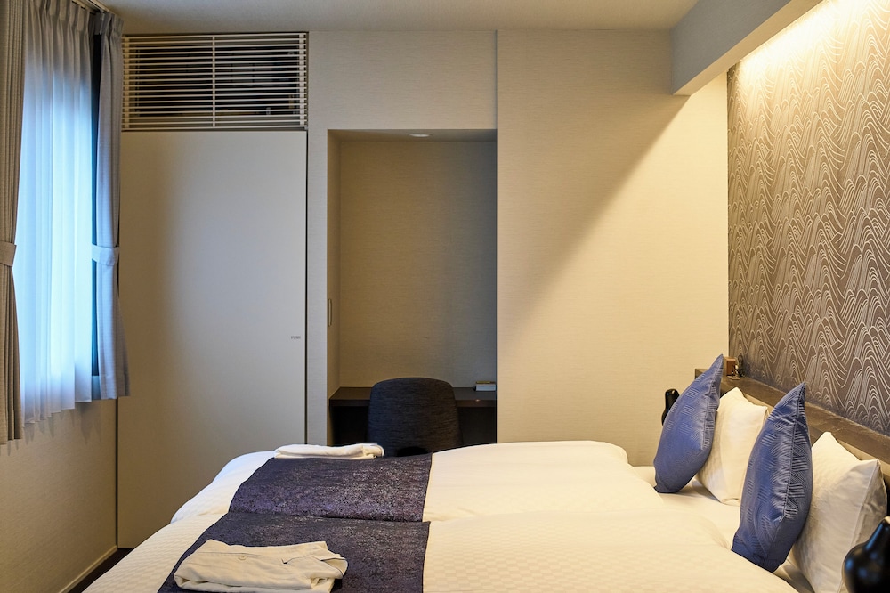 ラグジュアリー ツインルーム 客室7 | HOTEL MASTAY 神宮道