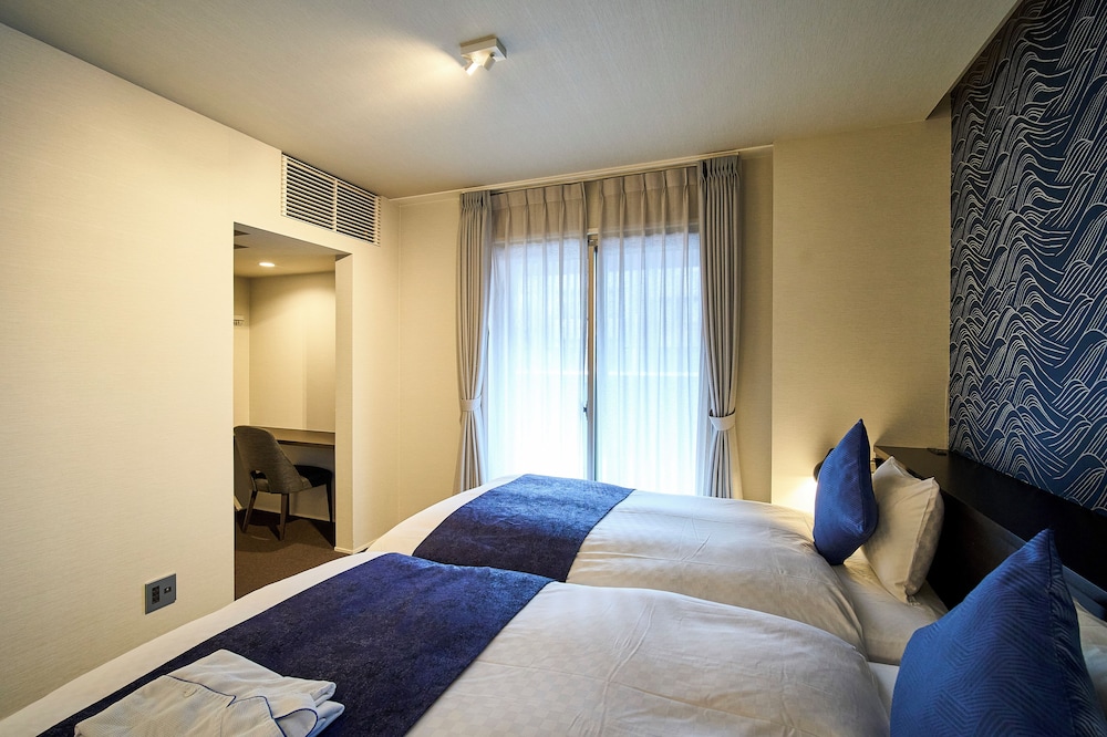 ラグジュアリー ツインルーム 客室10 | HOTEL MASTAY 神宮道