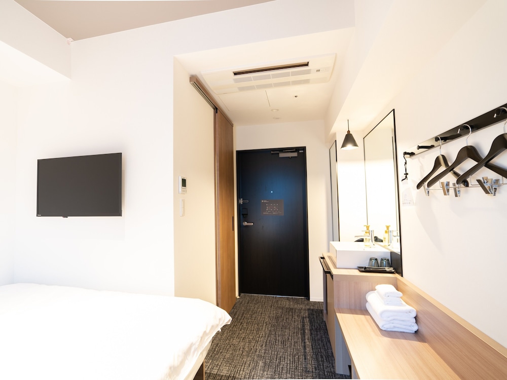 ダブルルーム(専用シャワー&トイレ付) 客室2 | TUNE STAY KYOTO