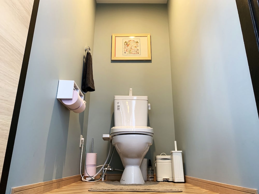 スタンダード ツインルーム (201) バスルーム2 | Cactus Inn