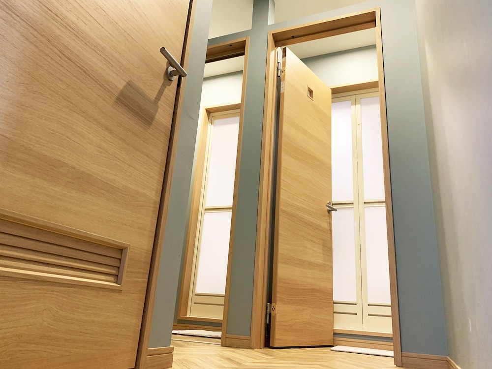 スタンダード ツインルーム (201) バスルーム0 | Cactus Inn