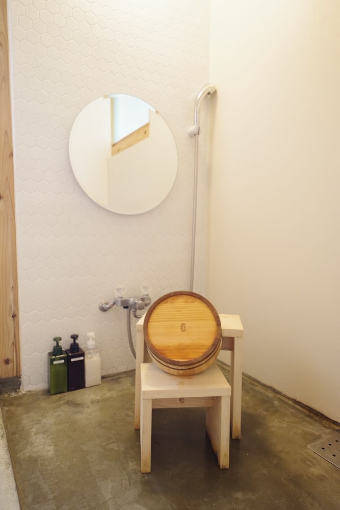 古民家 一棟貸し バスルーム0 | フクギに囲まれた家 SAVANGI/さばんぎ沖縄古民家