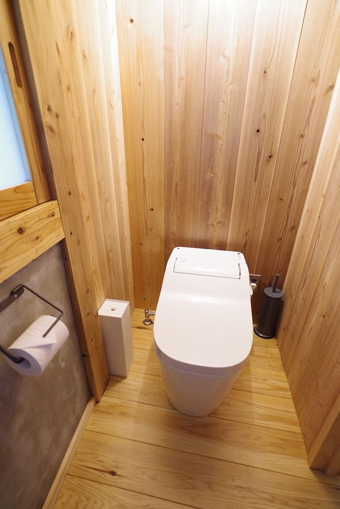 古民家 一棟貸し バスルーム1 | フクギに囲まれた家 SAVANGI/さばんぎ沖縄古民家