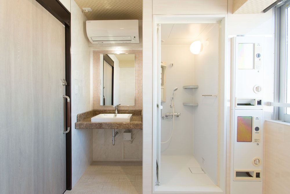 二段ベッドルーム バスルーム0 | ゲストハウス ラ・カーヴァ