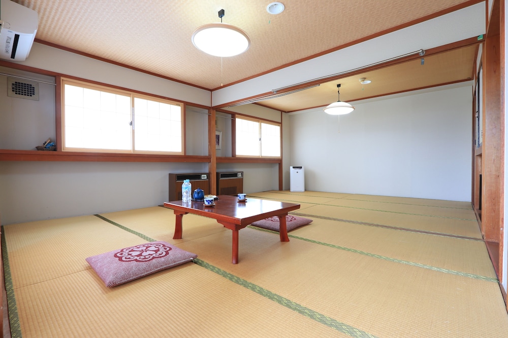 和室12畳バストイレなし 禁煙 客室1 | 大山 緑荘
