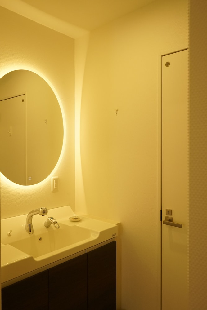 デラックスツインベッドルーム バスルームのシンク0 | ヒマラヤ クラウド ホテル