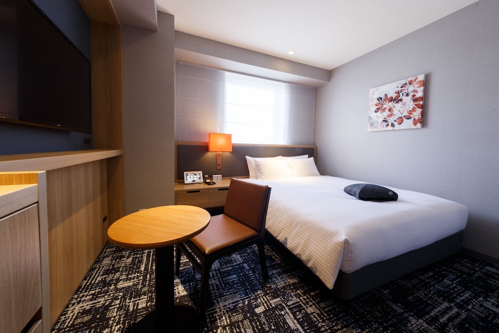 ラージ ダブルルーム | ホテルフォルツァ大阪北浜