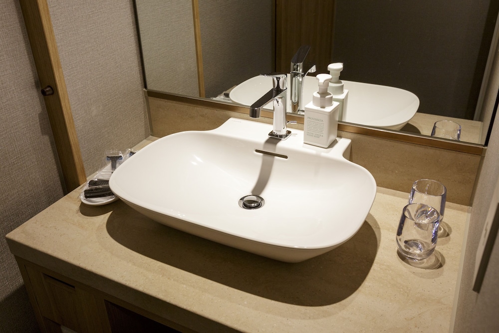 スーペリア ダブルルーム バスルームのシンク0 | ホテルフォルツァ大阪北浜