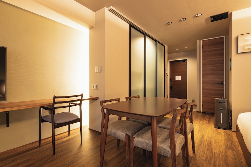 スタンダードB 禁煙 客室2 | グランドベース イオラニ