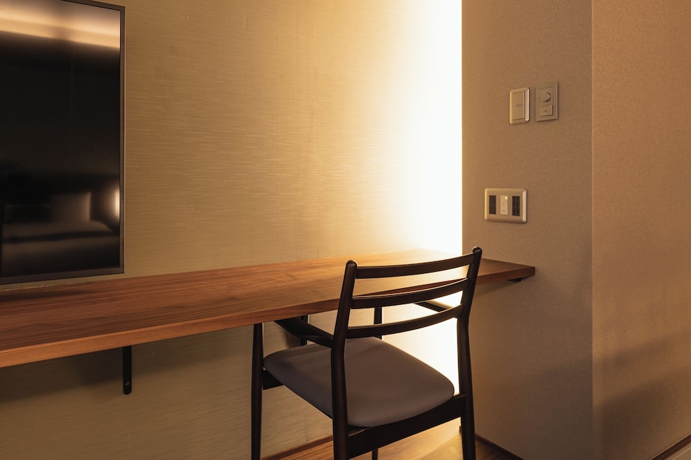 スタンダードB 禁煙 客室3 | グランドベース イオラニ