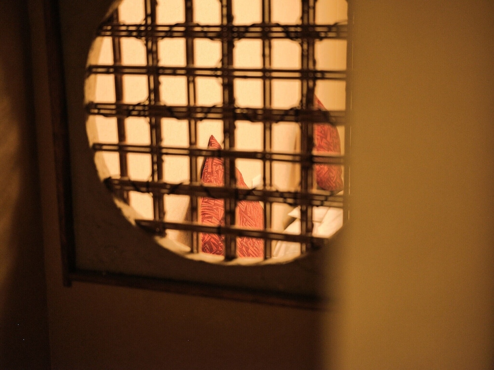 京町家一棟貸 客室9 | 紡 堀川吉文字