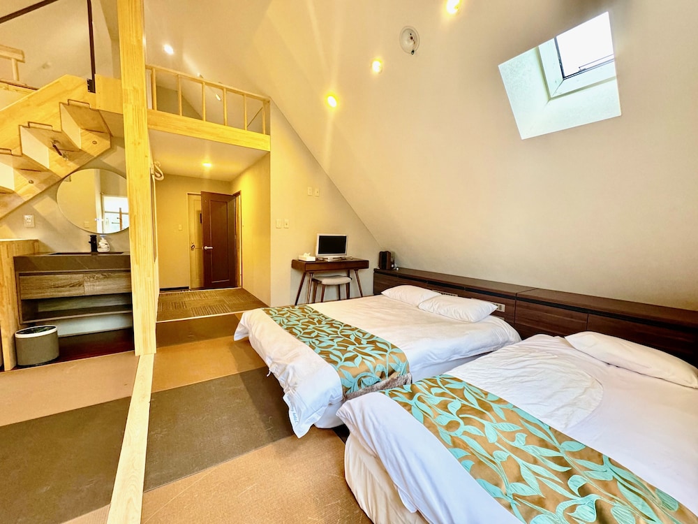 コンフォート ルーム リゾートビュー 客室内のダイニングエリア0 | 白馬サンバレーホテル