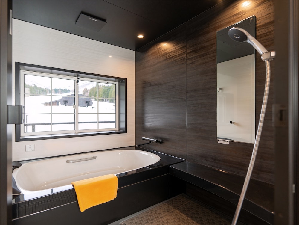 ファミリー ダブルルーム バスルーム3 | 白馬サンバレーホテル