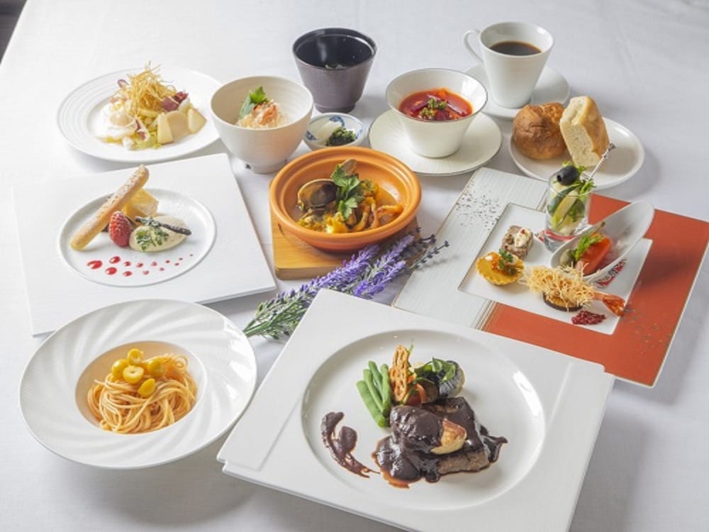 スーペリア ツインルーム (イタリアンディナーコース (6,600円込) & 和洋バイキング朝食付) レストラン0 | 天然温泉 紫雲の湯 ラビスタ富良野ヒルズ