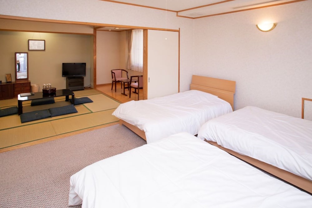 スイートルーム（和洋室) 共用バスルーム 客室5 | レイクサイド日光