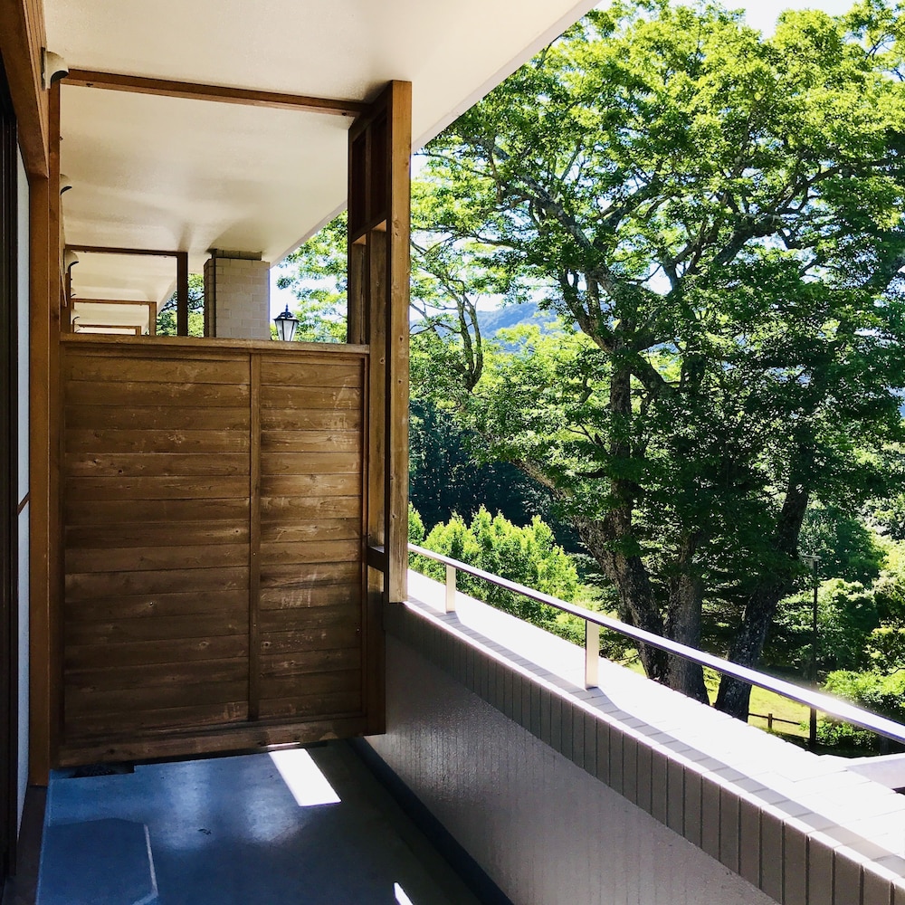 和室 共用バスルーム マウンテンビュー バルコニー0 | レイクサイド日光