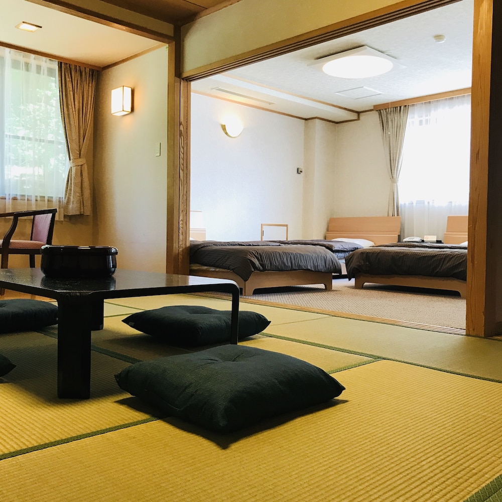 スイートルーム（和洋室) 共用バスルーム 客室2 | レイクサイド日光