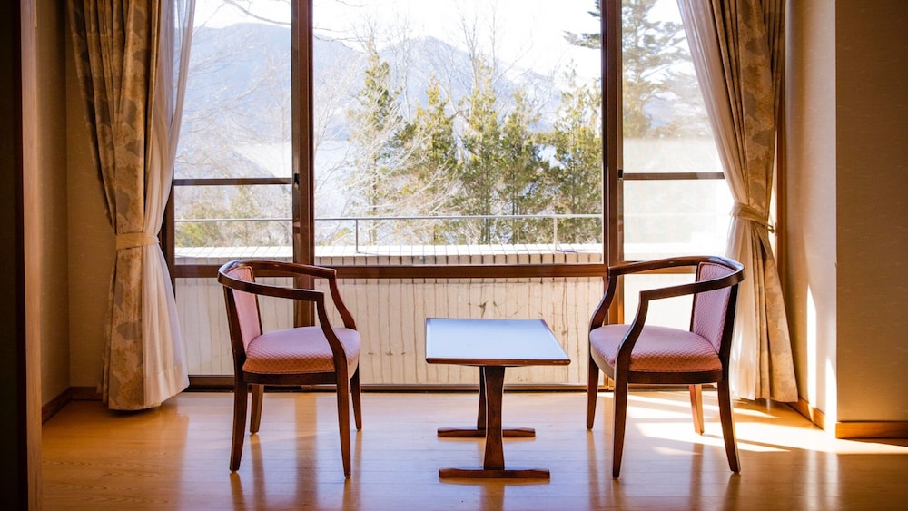 和室 共用バスルーム マウンテンビュー 客室7 | レイクサイド日光