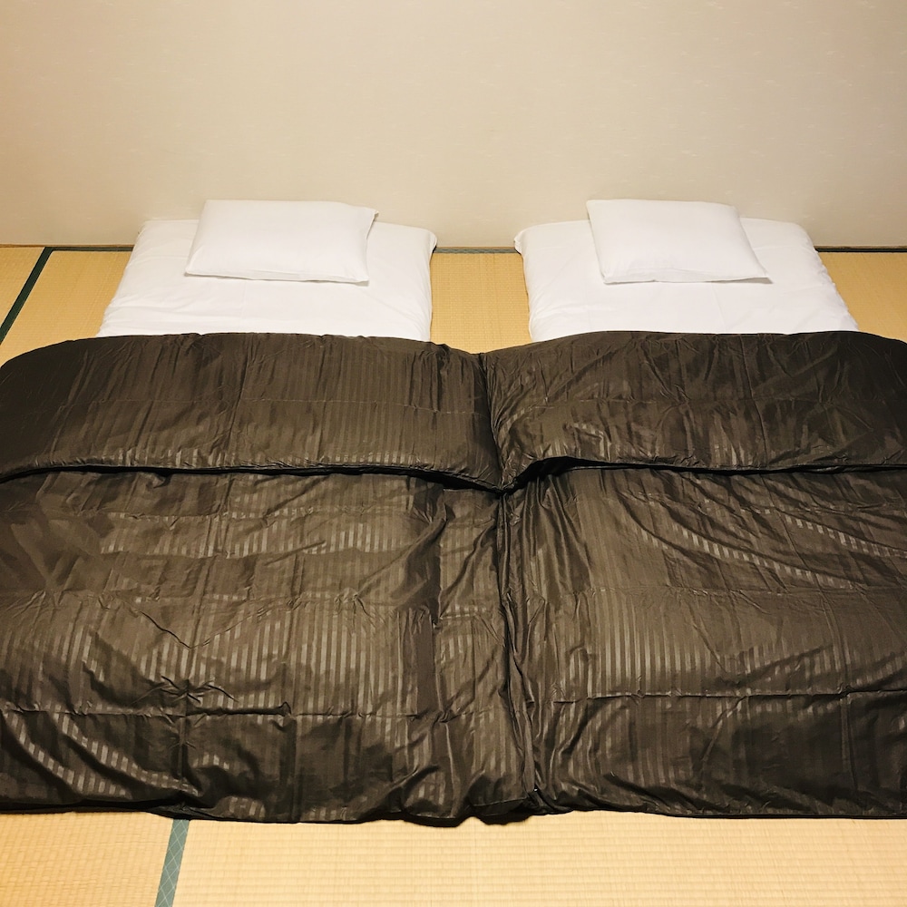 1 階 和室 バリアフリー 共用バスルーム 客室3 | レイクサイド日光