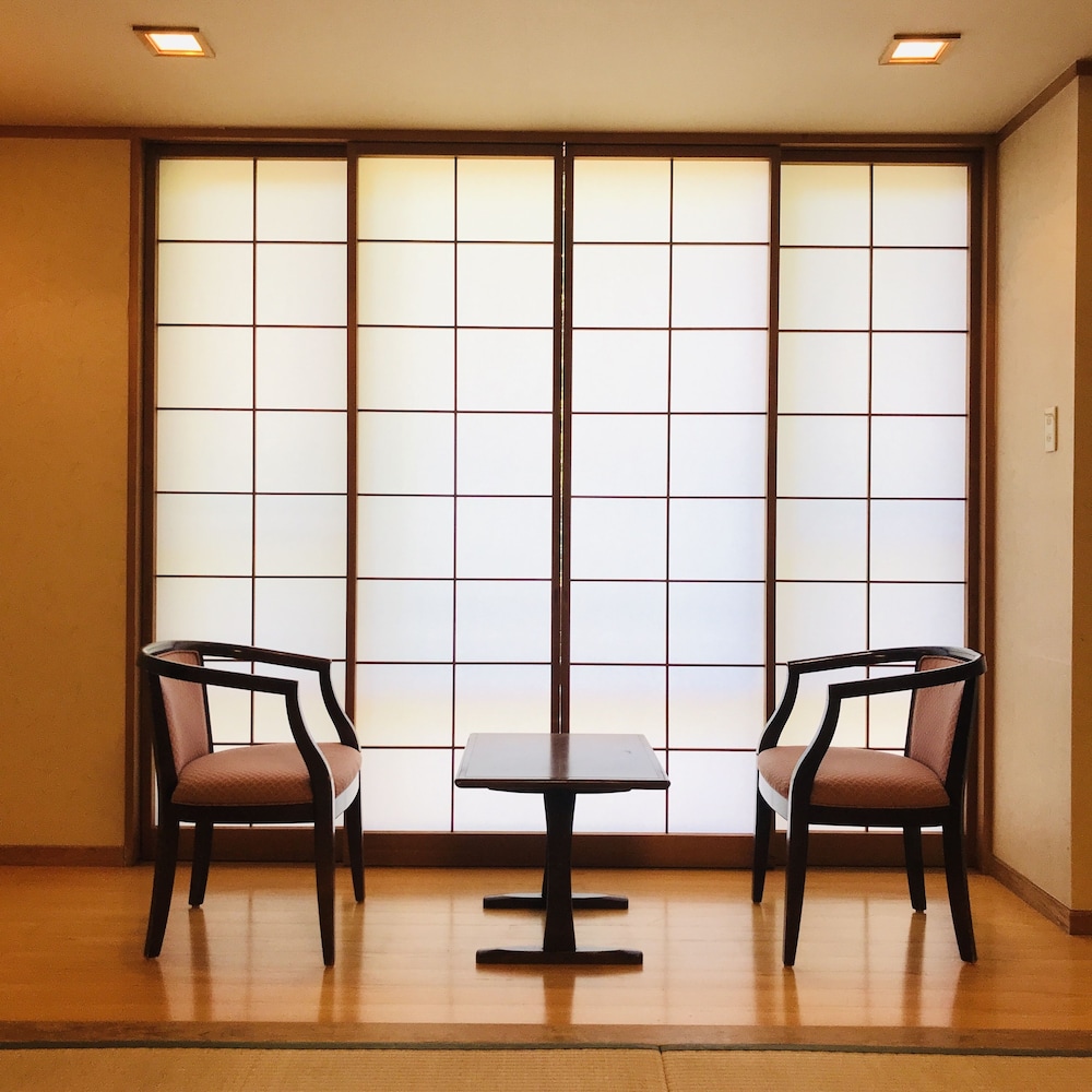 1 階 和室 バリアフリー 共用バスルーム 客室2 | レイクサイド日光