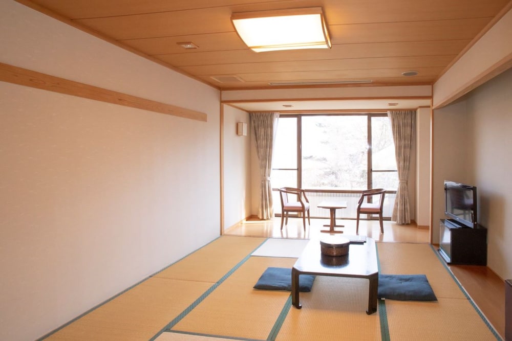 和室 共用バスルーム マウンテンビュー 客室6 | レイクサイド日光
